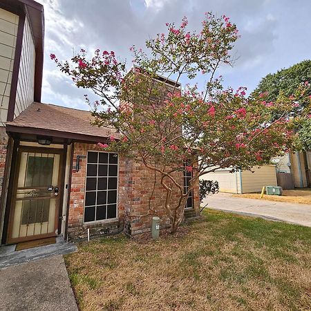 Centrally Located Houston Retreat! Sleeps 8, 10 Min To Downtown, Free Parking Екстер'єр фото
