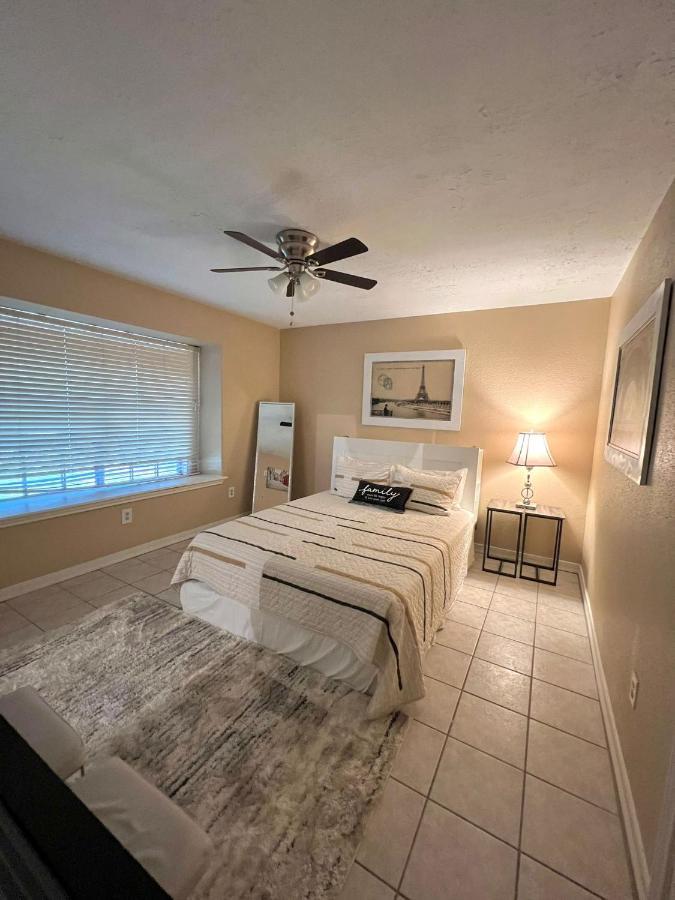 Centrally Located Houston Retreat! Sleeps 8, 10 Min To Downtown, Free Parking Екстер'єр фото