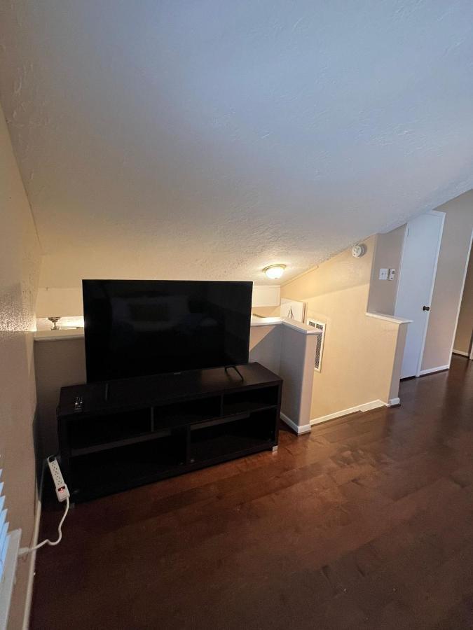 Centrally Located Houston Retreat! Sleeps 8, 10 Min To Downtown, Free Parking Екстер'єр фото