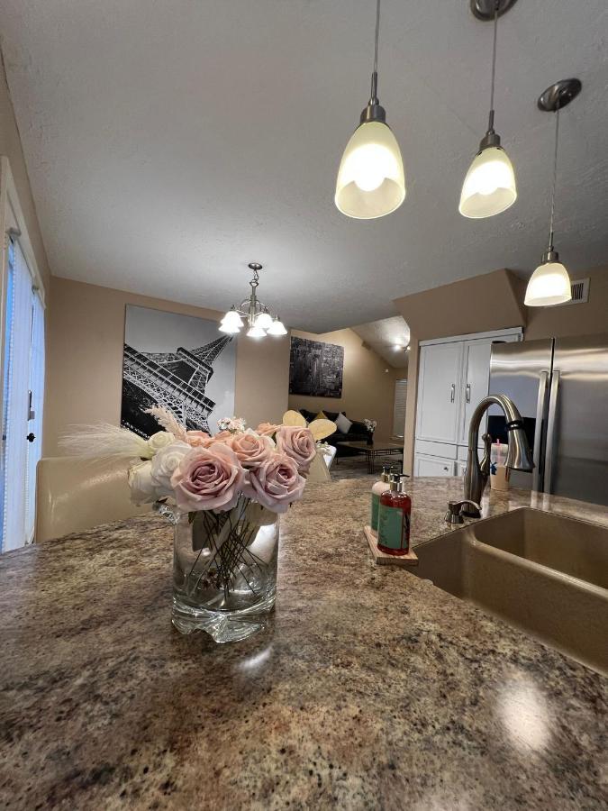 Centrally Located Houston Retreat! Sleeps 8, 10 Min To Downtown, Free Parking Екстер'єр фото