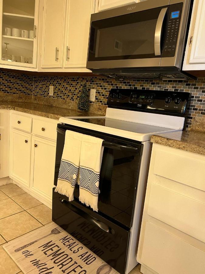 Centrally Located Houston Retreat! Sleeps 8, 10 Min To Downtown, Free Parking Екстер'єр фото