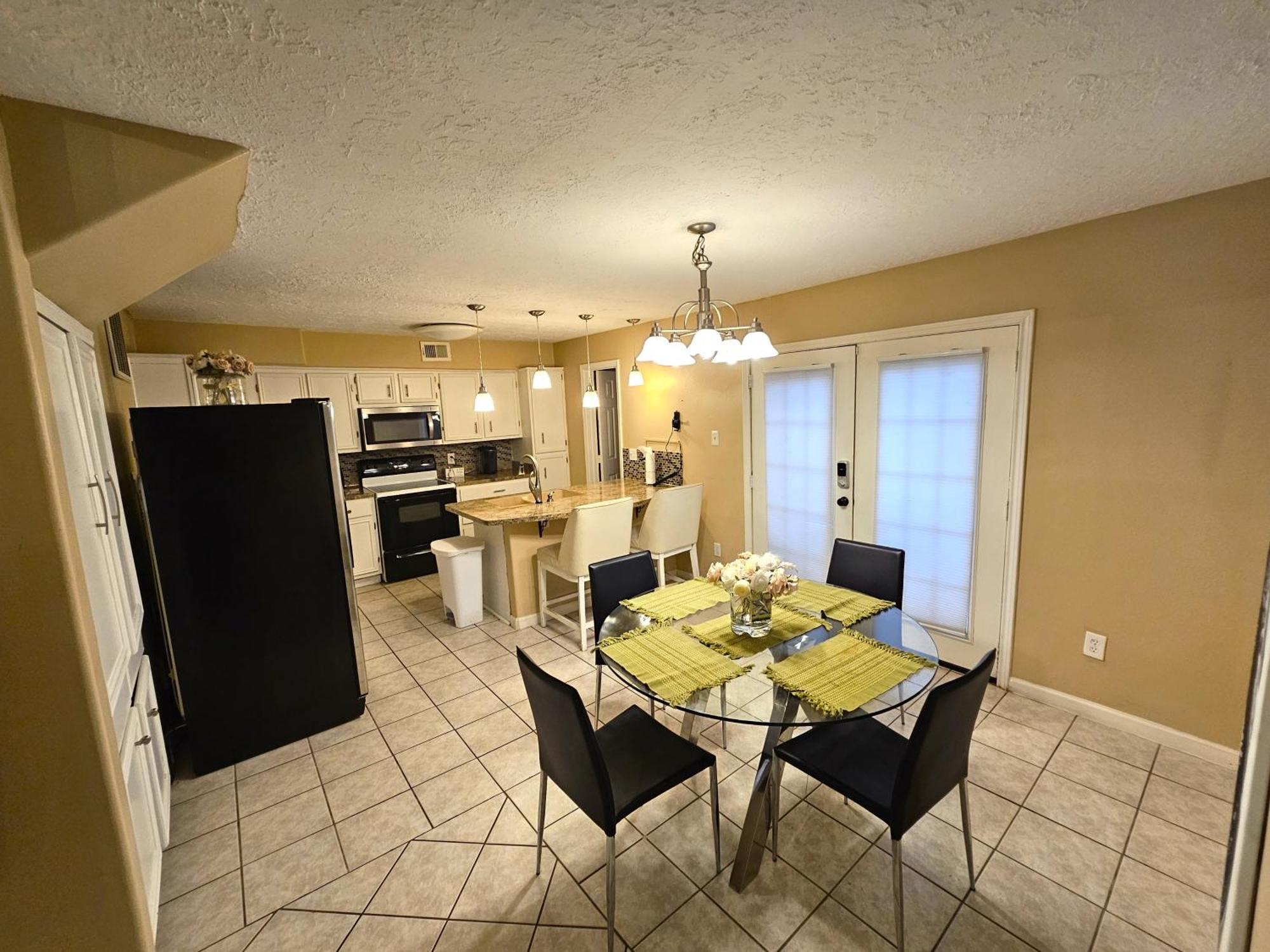 Centrally Located Houston Retreat! Sleeps 8, 10 Min To Downtown, Free Parking Екстер'єр фото